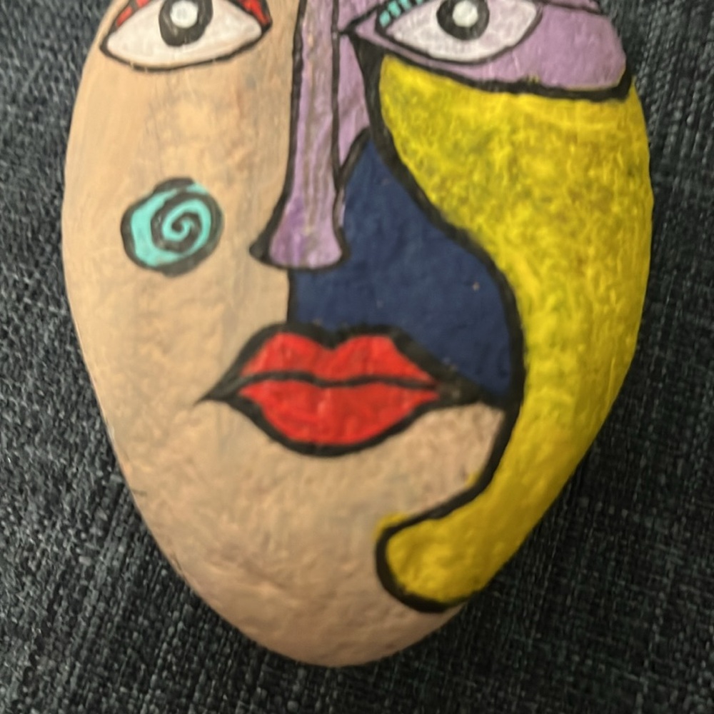 Painted stone - Picture 3 of 5